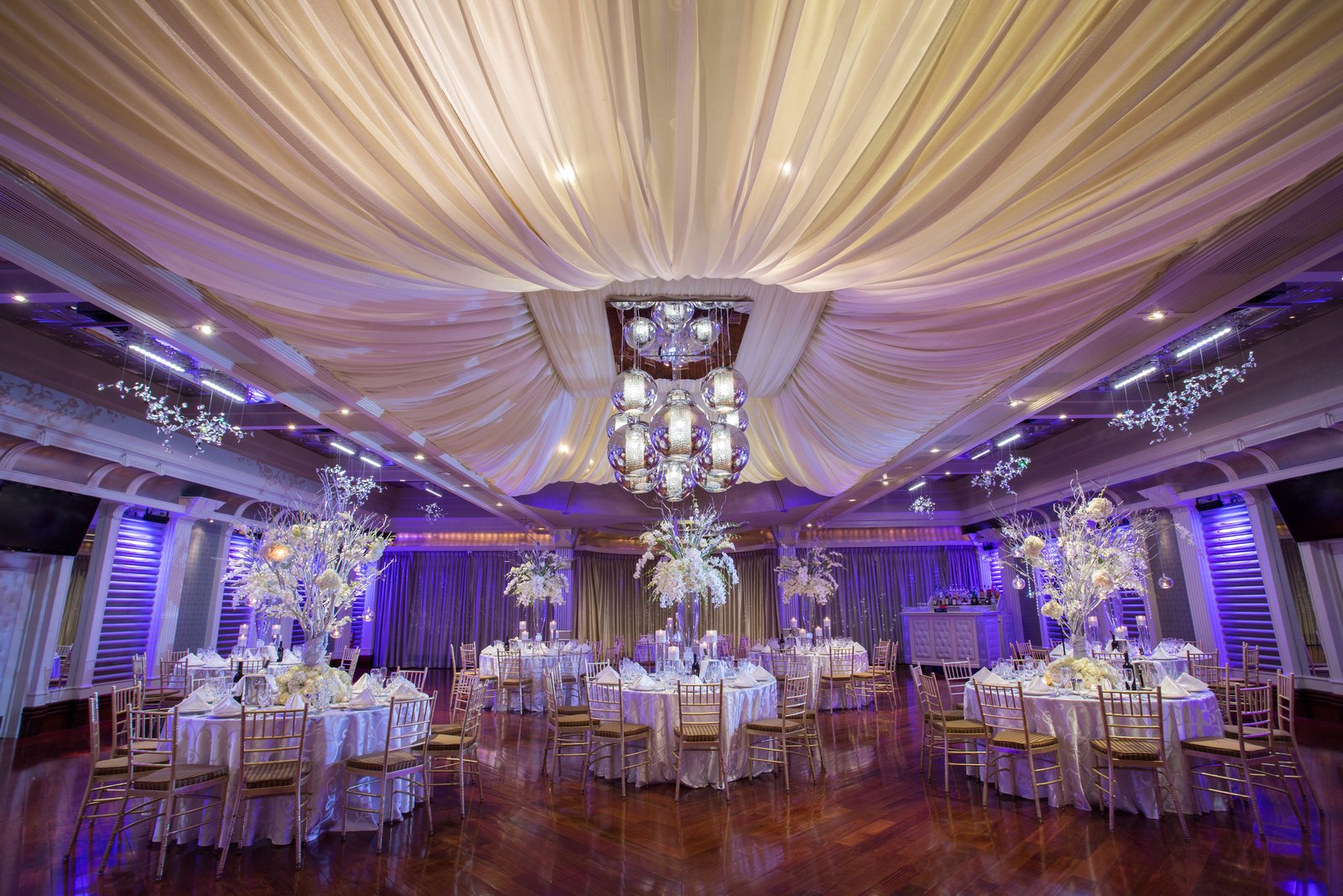 Chateau Briand Da Vinci Tables